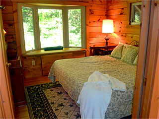 Lodge On Iron Mountain - Log Cabin King Bedroom