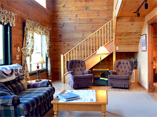Lodge On Iron Mountain - Log Cabin Great Room