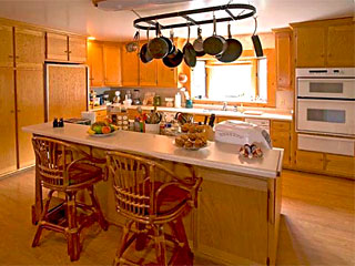 Lodge On Iron Mountain - Kitchen